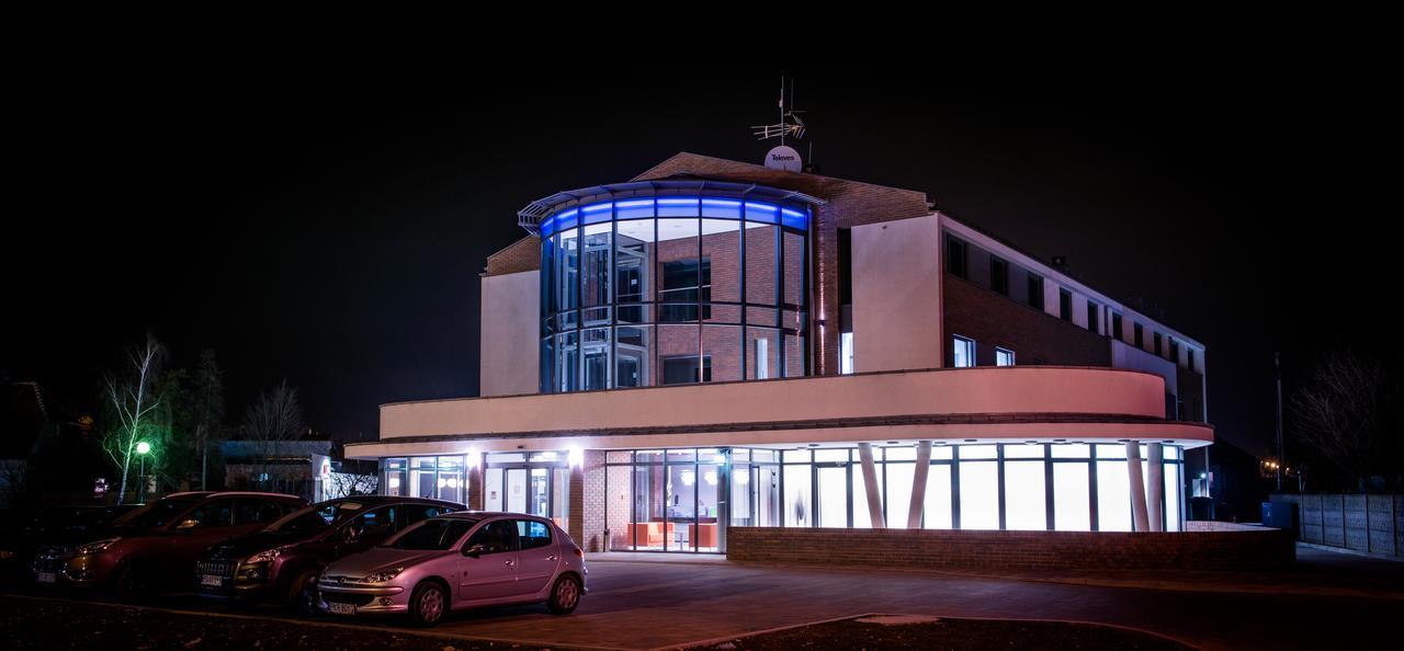 Hotel Kosma Kozmin Esterno foto