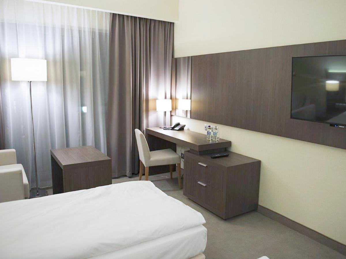 Hotel Kosma Kozmin Esterno foto